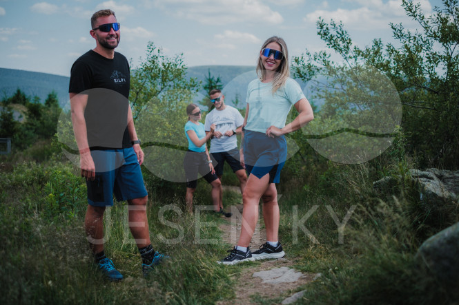 Pózující skupina