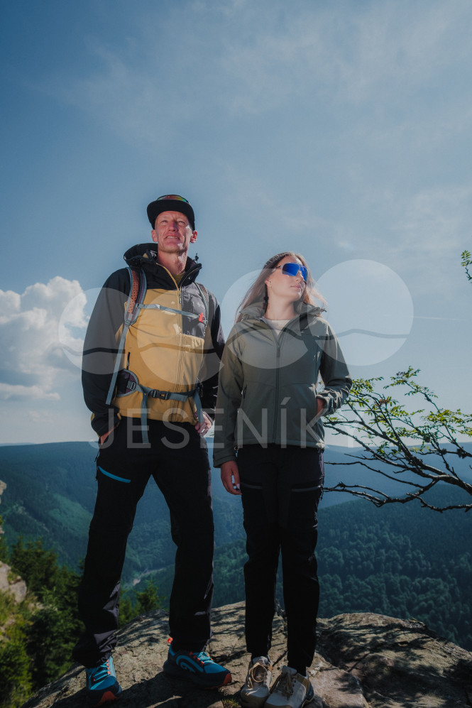 Pár na skále