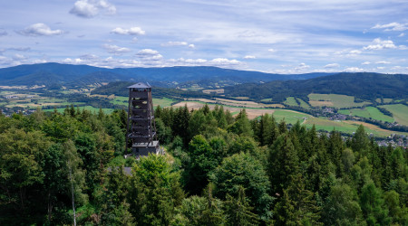 Rozhledna v přírodě