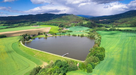 Jezero v srdci přírody